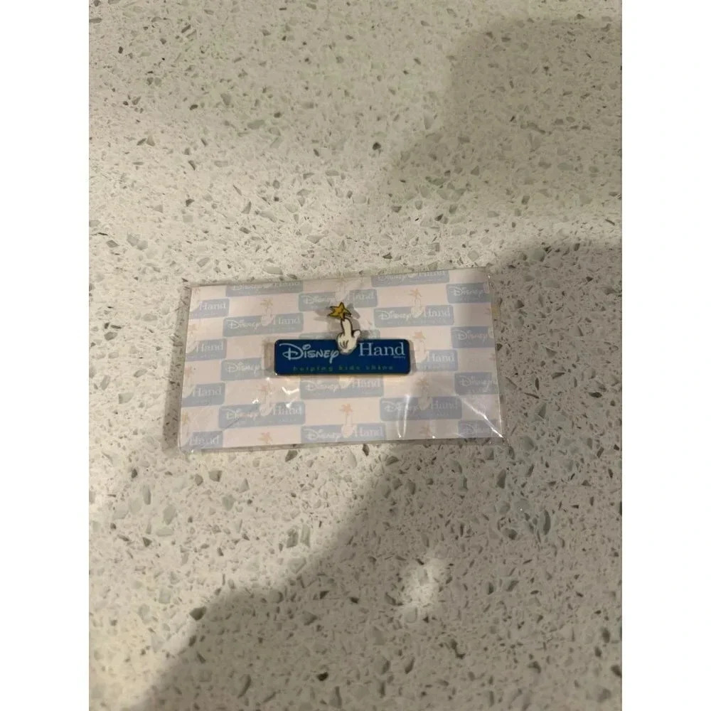 Disney Hand Charity Pin - Disney Pin 20231‎